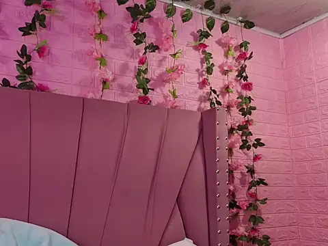 Lunaa_Brunettee's cam snapshot