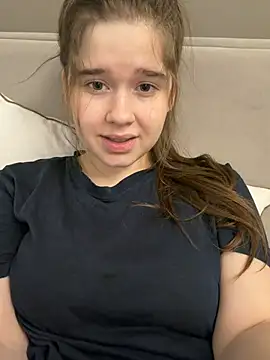 HornyGirlH live sex cam