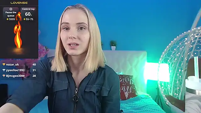 Gina_Gina_love's cam snapshot