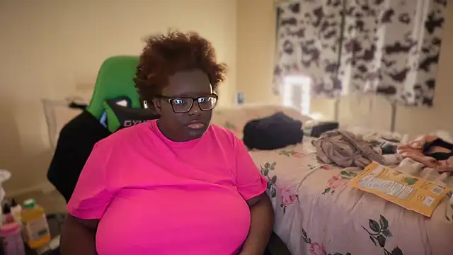 -Yagurlwest's cam snapshot