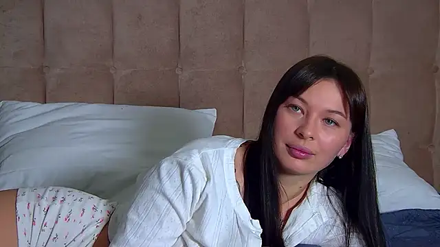 AlexandraBloom's cam snapshot