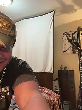 KeYBuMp323 live sex cam