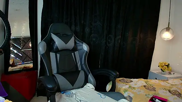 _julietta_'s cam snapshot