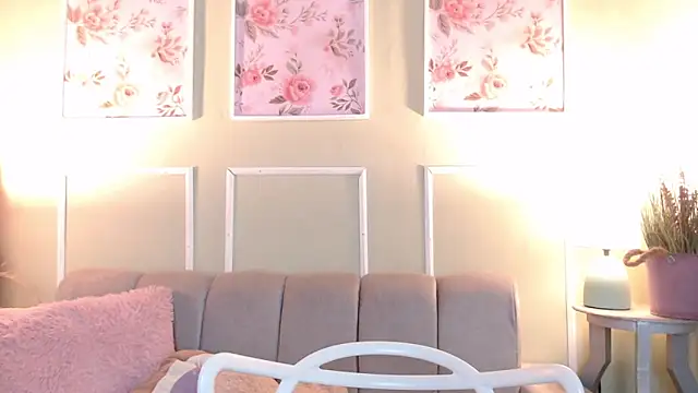 CurlyDani's cam snapshot