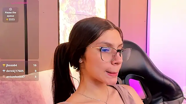 cloee20_'s cam snapshot