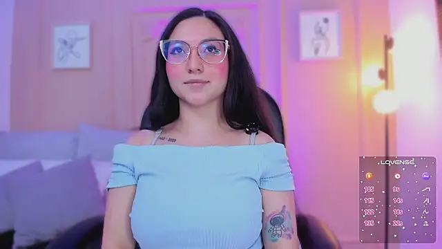 lucy_neil's cam snapshot