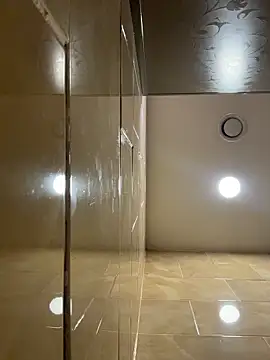 MiaTee's cam snapshot