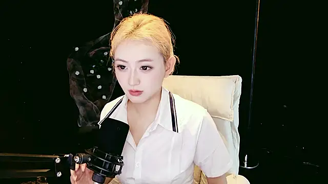 Lady-Mia777's cam snapshot