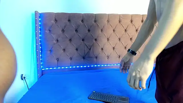 boys_yourparty live sex cam