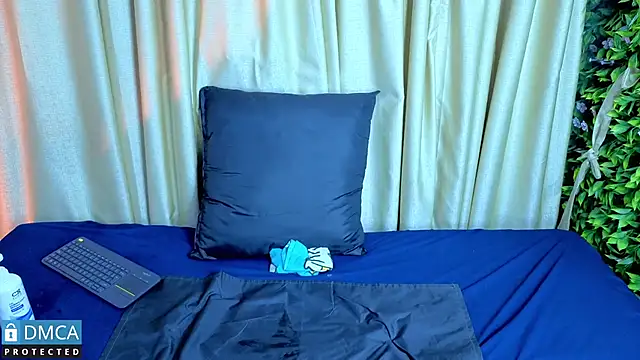 ahsly_Zam's cam snapshot