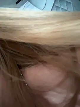 LavenderHot's cam snapshot