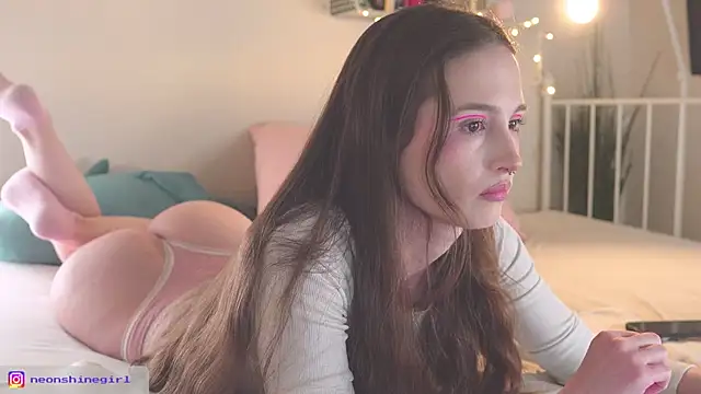 NeonShine's cam snapshot