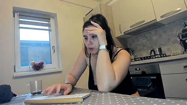 bbruneta37 live sex cam