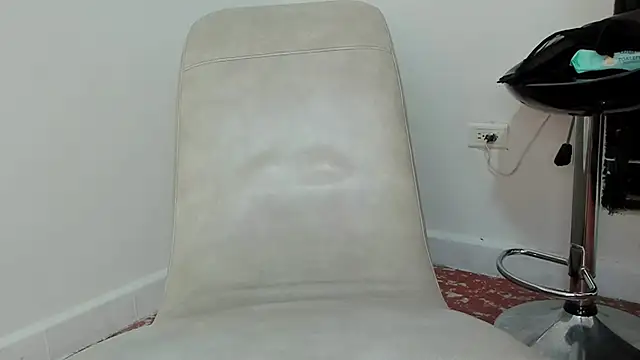 ZafiroAndFlynn's cam snapshot