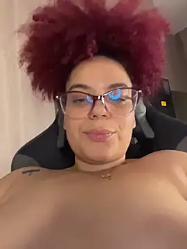 Leyah__ live sex cam