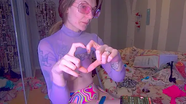 YourFavCanadianMILF live sex cam