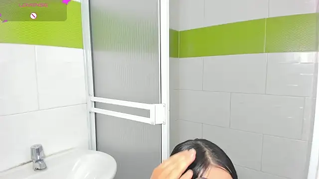 lili_cardenas_'s cam snapshot