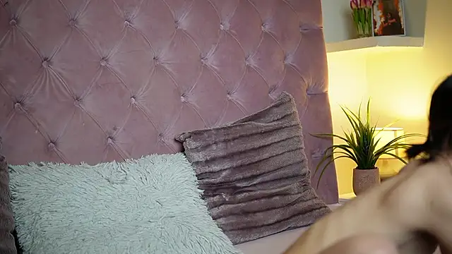 MaiaMini live sex cam