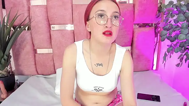 gemma_roberts_'s cam snapshot