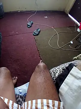 Mkhothiwesibumbu's cam snapshot