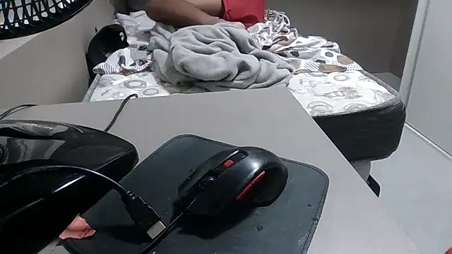 JUNINHOLEKEJR's cam snapshot