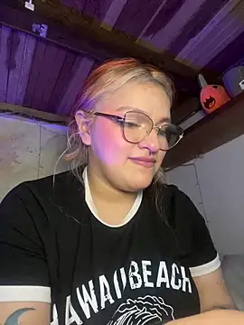 Sophia_Weest99's cam snapshot