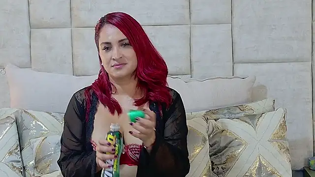 Valerie_Monnroy's cam snapshot