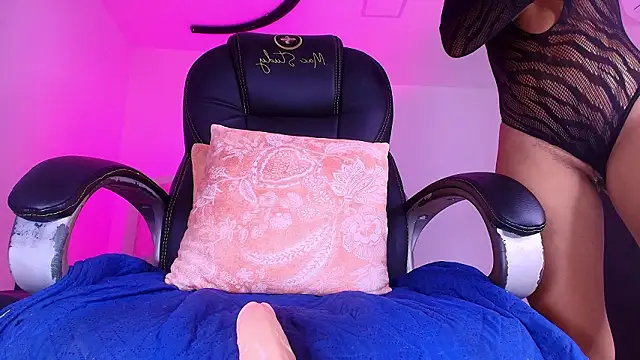 naomi_kyse's cam snapshot