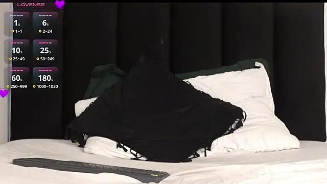 MarcoAlexLatino live sex cam