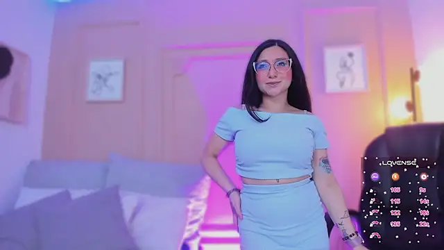 lucy_neil's cam snapshot