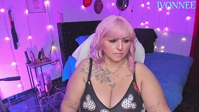 Ivonnee__'s cam snapshot