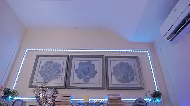 BustyEva_'s cam snapshot