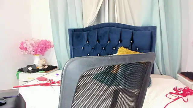 Inaya_Khalifa's cam snapshot