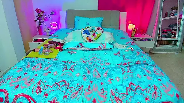 Kendralove31xxx's cam snapshot