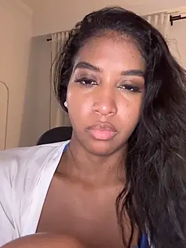 IamCrystal2 live sex cam