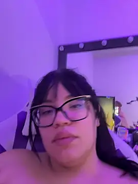 Emily_Taylor2's cam snapshot