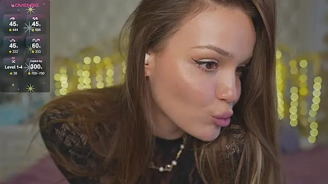 PeachyLina live sex cam