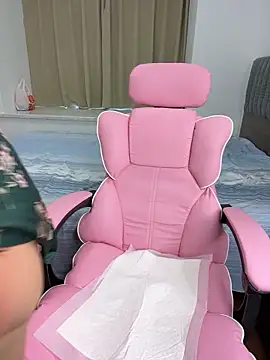 mia-y's cam snapshot