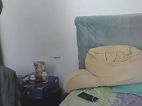 AlphaLatinoBear live sex cam