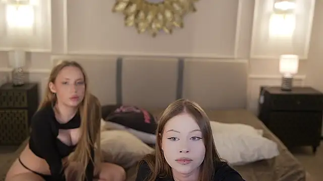 Esmie_Smile live sex cam