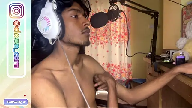 RavenKisses live sex cam