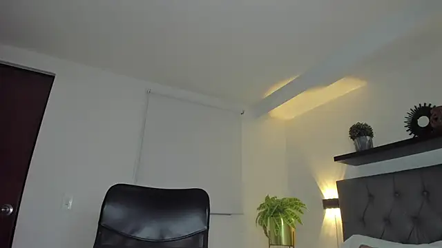 emma_hiltonn_'s cam snapshot