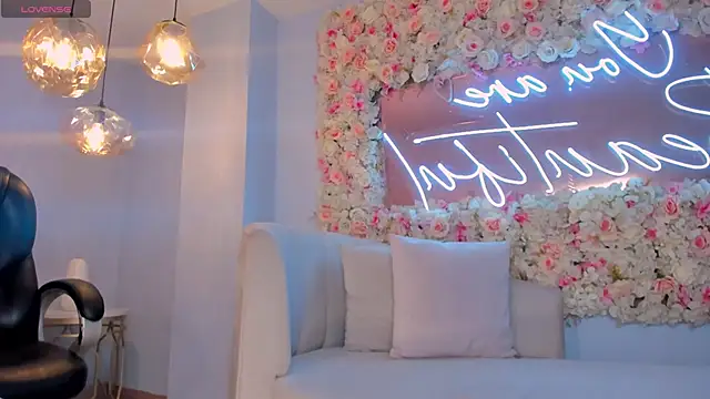 ZaraKafruni's cam snapshot