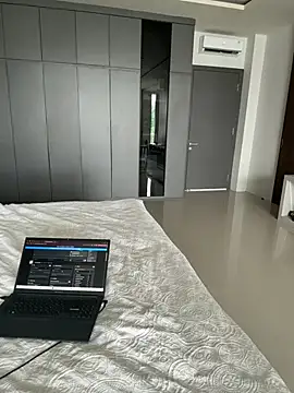 Nura_n_Sarah's cam snapshot