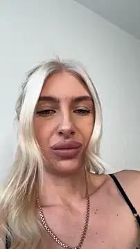 Mia_Roxie live sex cam