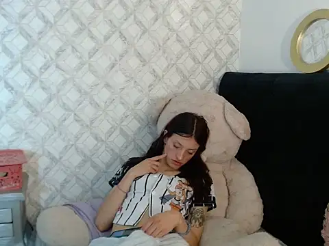 Emma-Wilson live sex cam