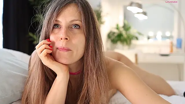 AnnittaStar live sex cam