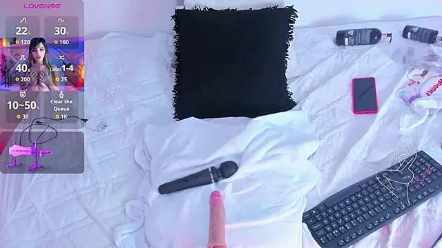 LiaaGenner live sex cam