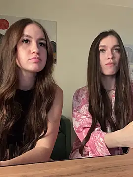 MayaGlow live sex cam