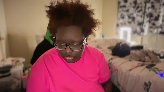 -Yagurlwest live sex cam